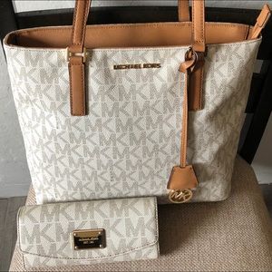 Authentic Michael Kors Tote